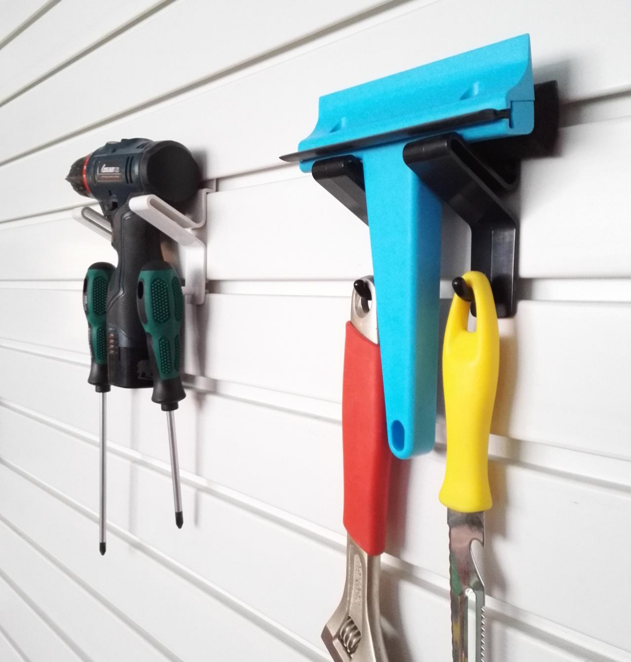 Plastic Hook (Item #7B-1)